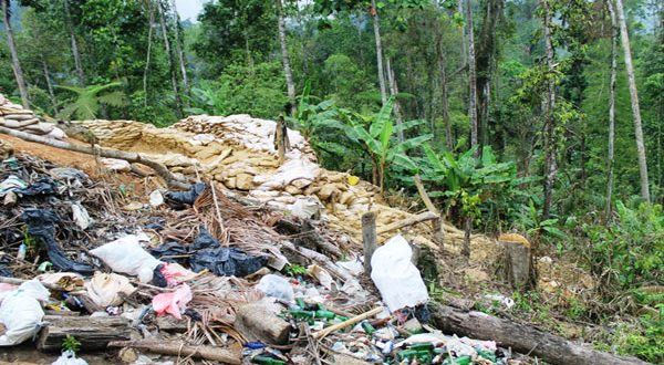 ilustrasu-gambar-dilokasi-btnnwb-sampah-dari-para-penambang-rakyat-di-taman-nasional-bogani-nani-wartabone